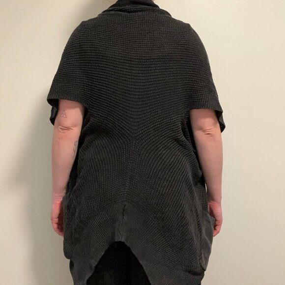 Unique black short sleeve cardigan - Picture 2 of 5